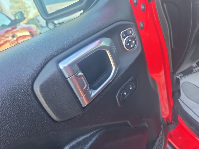 Used 2022 Jeep Gladiator Sport AWD/4WD image 11