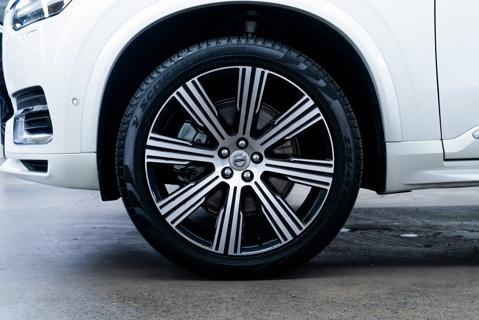 Used 2025 Volvo XC90 T8 Plus image 7