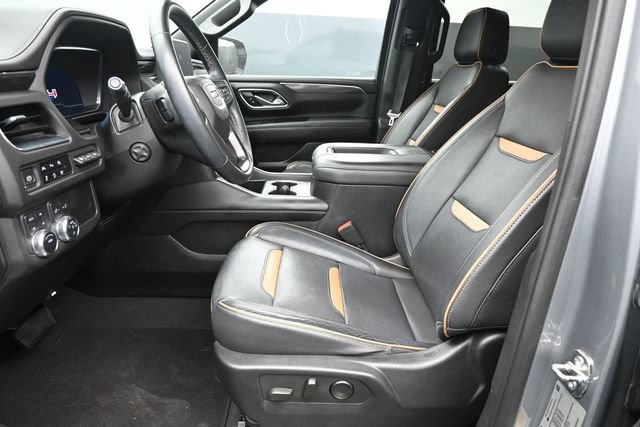 Used 2023 GMC Yukon AT4 w/ Technology Package AWD/4WD image 14