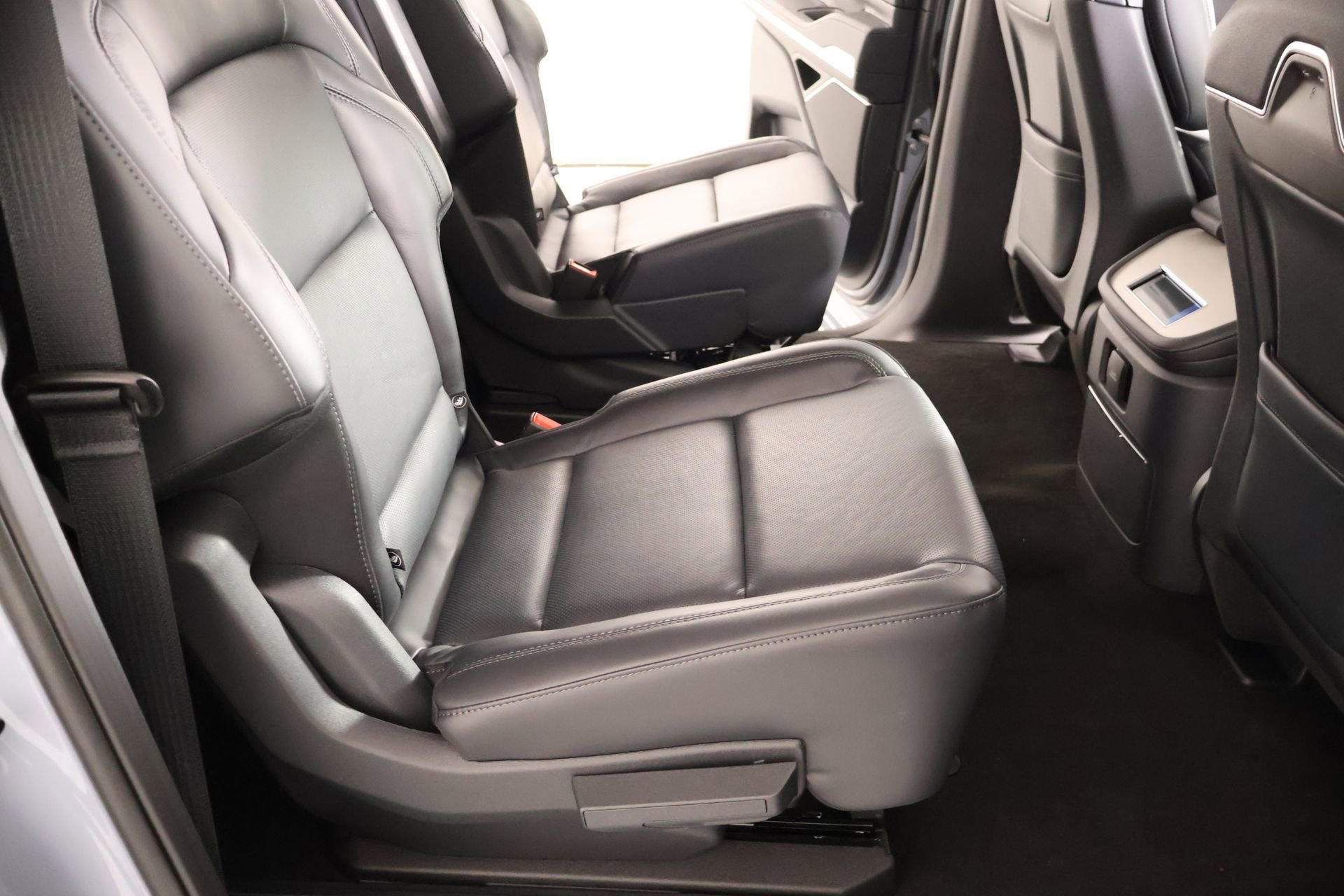 New 2026 Lincoln Navigator L Reserve AWD/4WD image 16