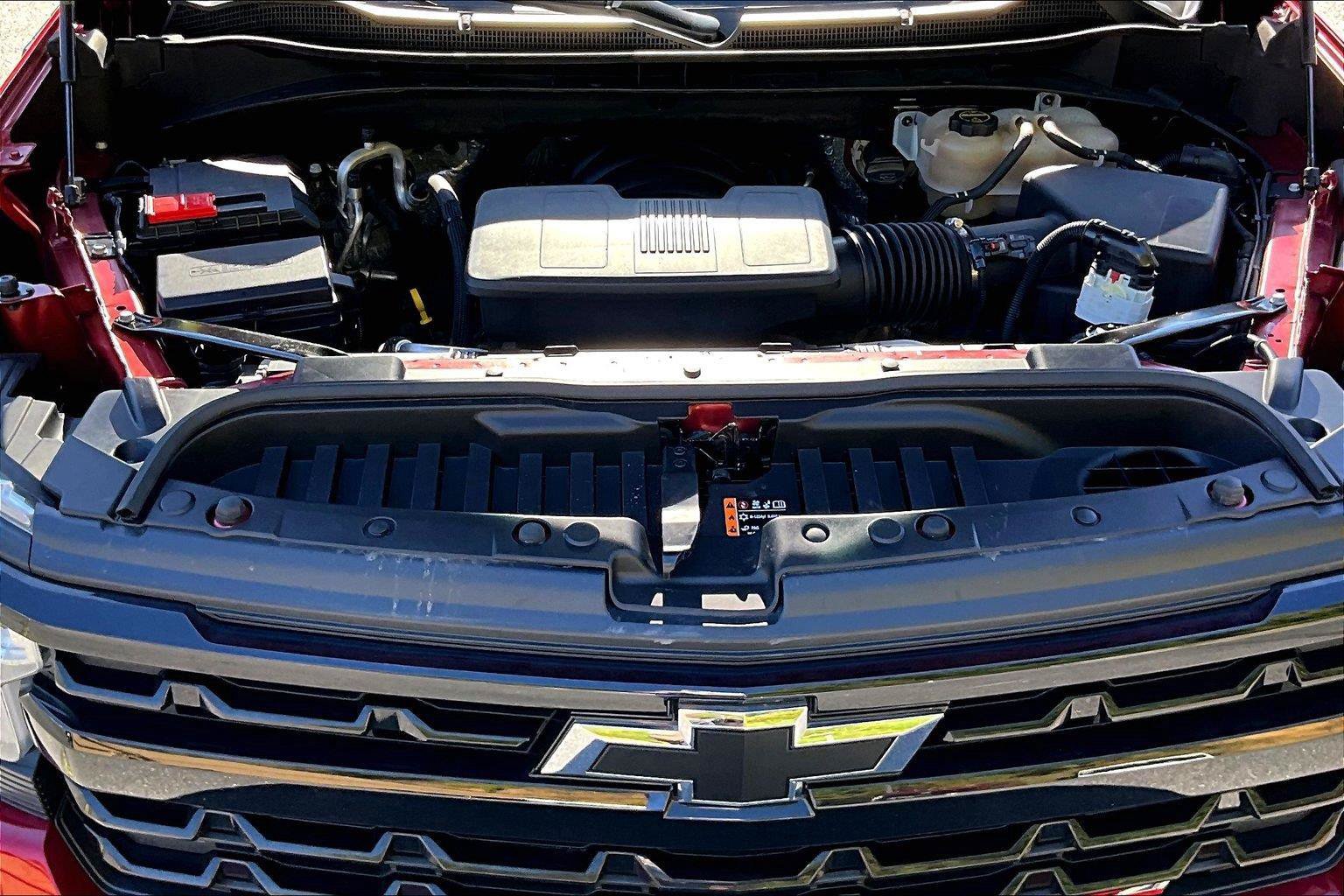 Used 2024 Chevrolet Silverado 1500 LT Trail Boss w/ Convenience Package II AWD/4WD image 10