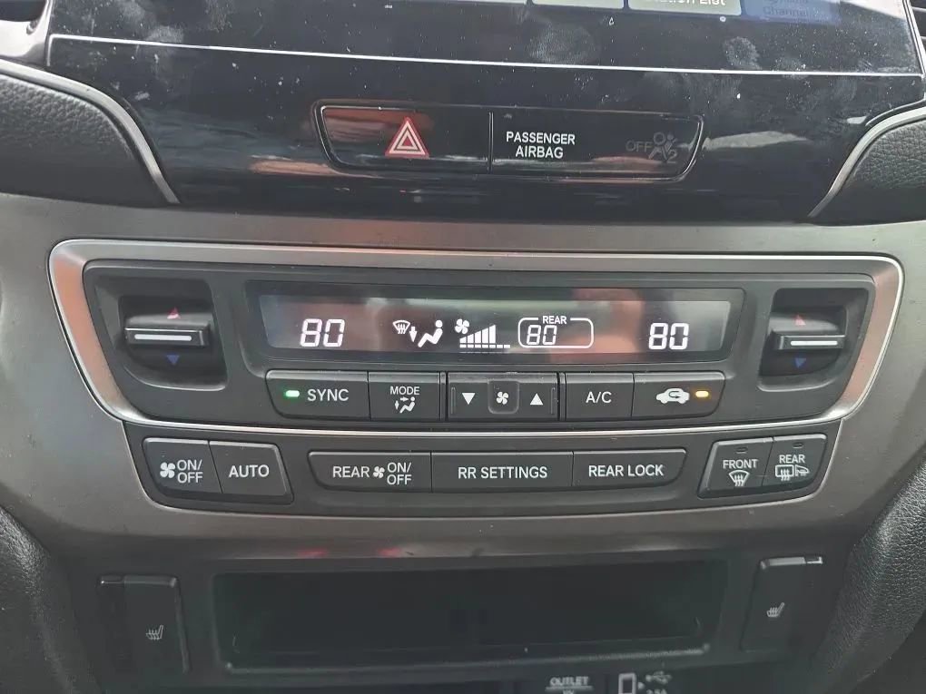 Used 2022 Honda Pilot Sport image 29