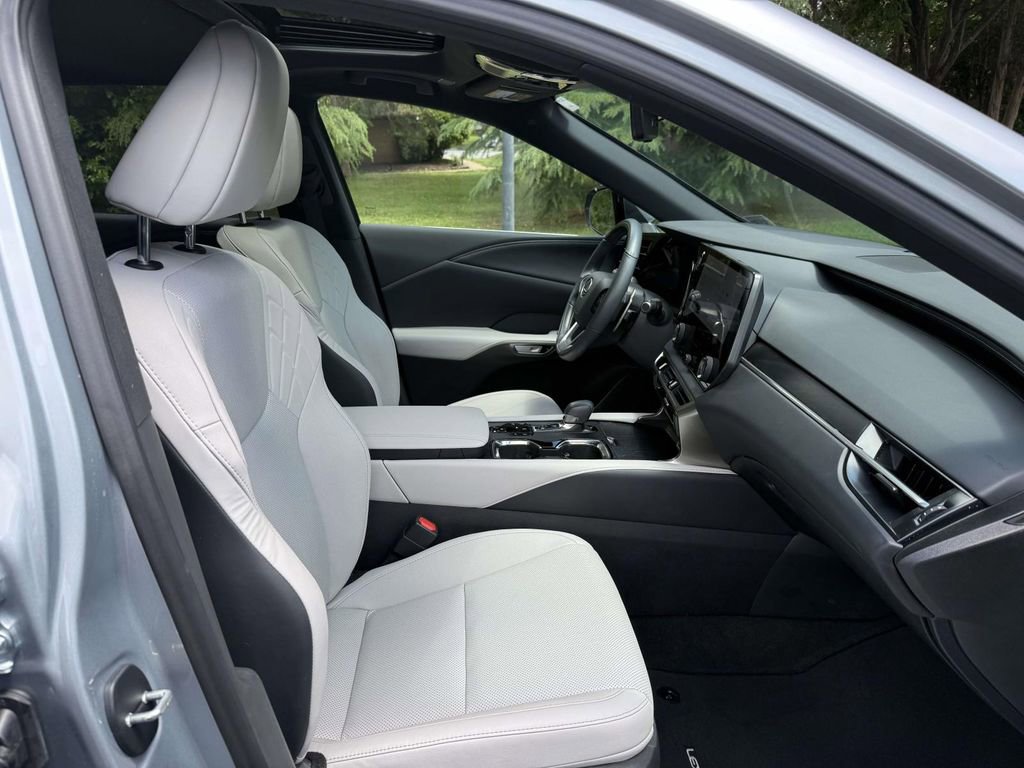 Used 2023 Lexus RX 350 Premium w/ Accessory Package (Z1) AWD/4WD image 14