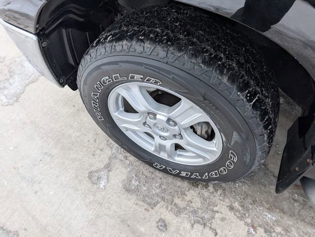 Used 2013 Toyota Tundra 4x4 Double Cab w/ Tow Pkg image 7