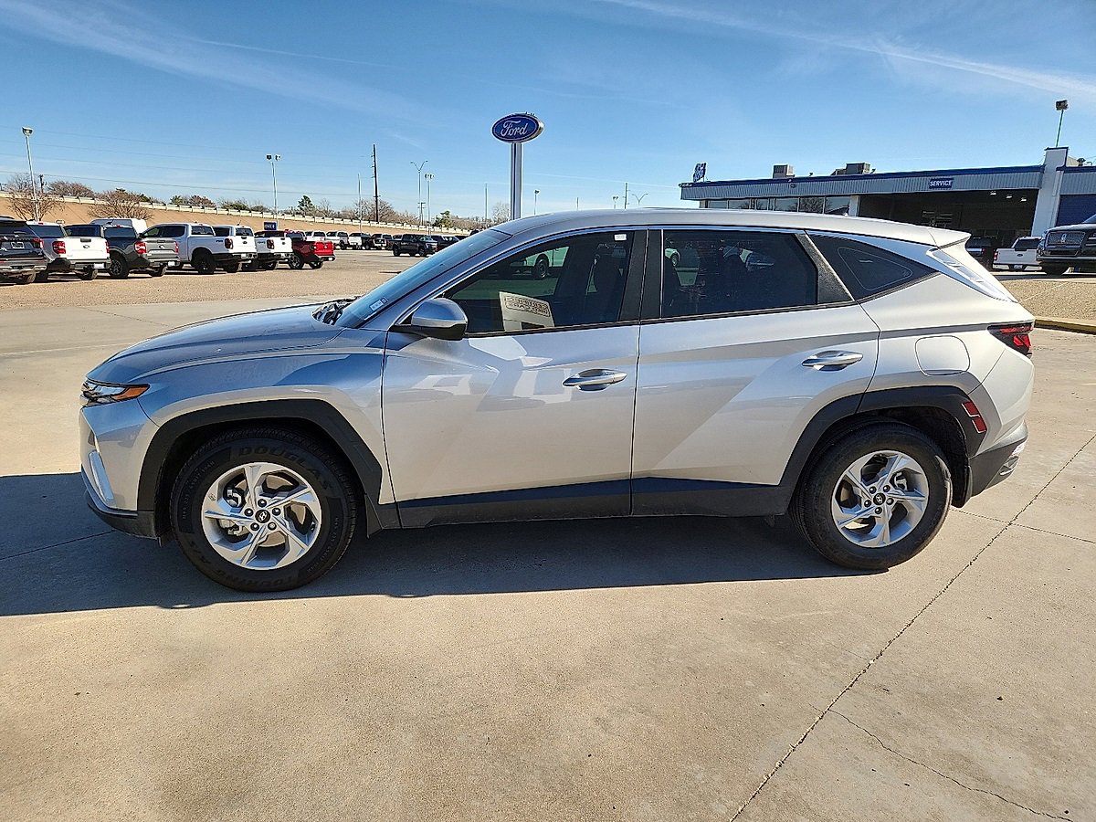 Used 2024 Hyundai Tucson SE image 2