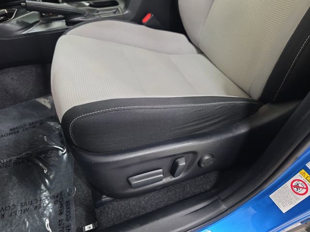 Used 2018 Toyota RAV4 XLE AWD/4WD image 29
