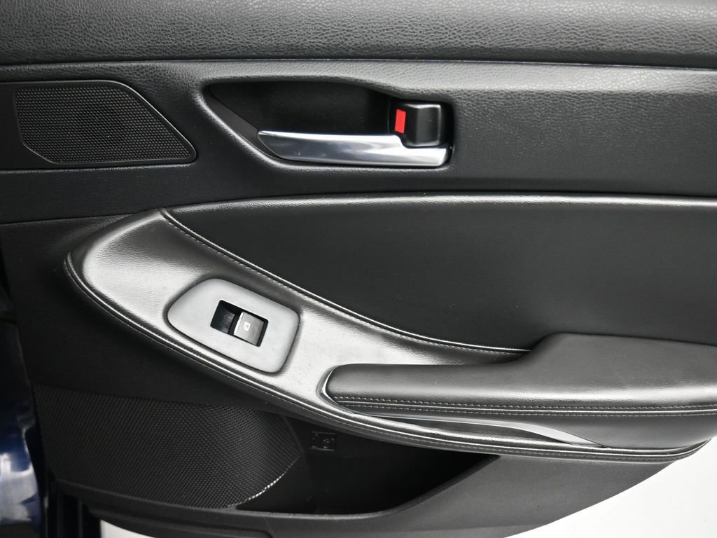 Used 2022 Toyota Avalon XLE w/ Moonroof Package image 35