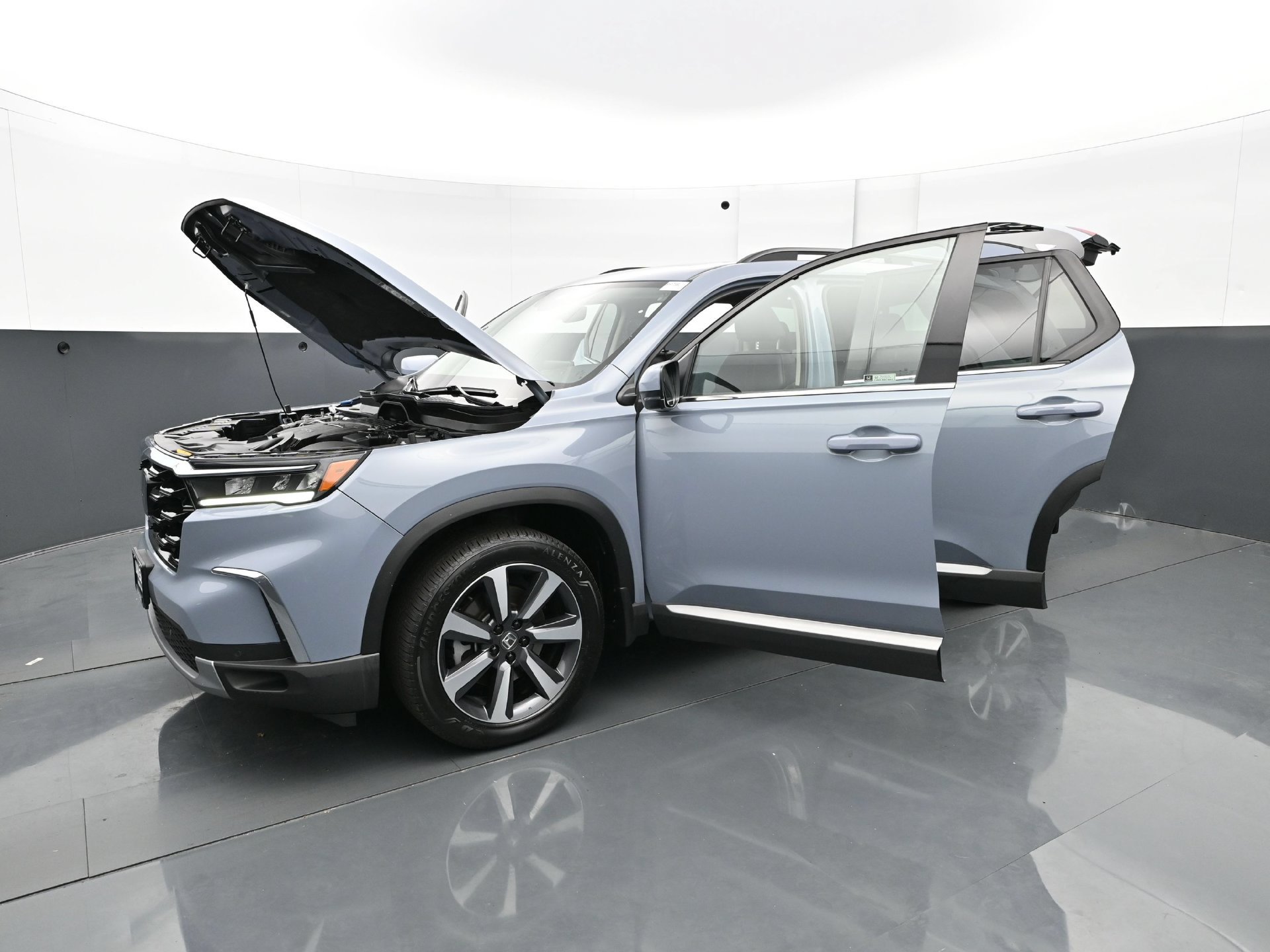 Used 2024 Honda Pilot Touring image 37