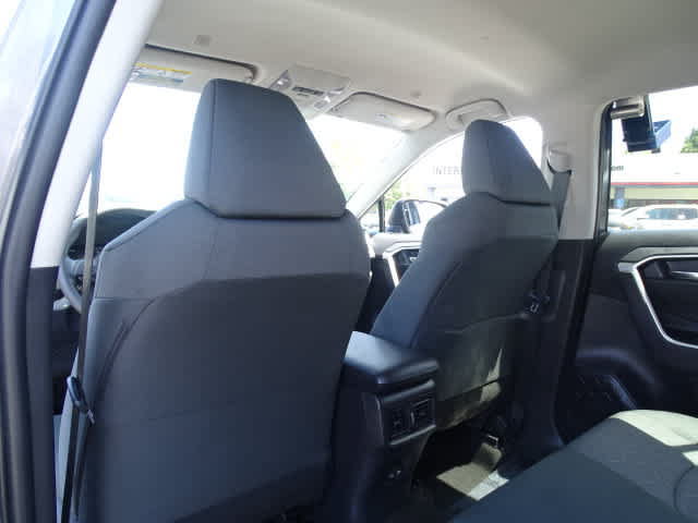 Used 2024 Toyota RAV4 XLE FWD image 23