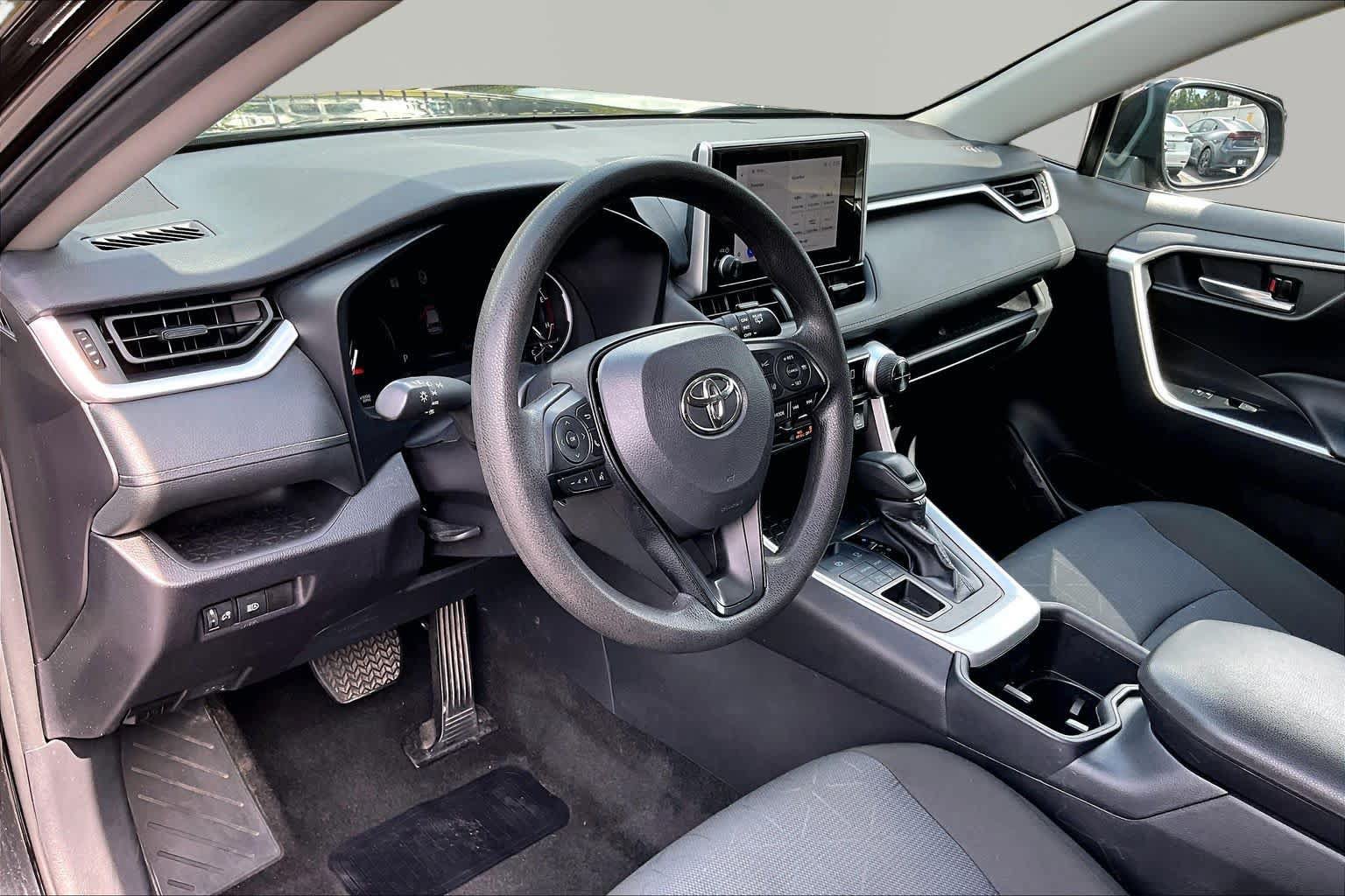 Certified 2025 Toyota RAV4 XLE AWD/4WD image 18
