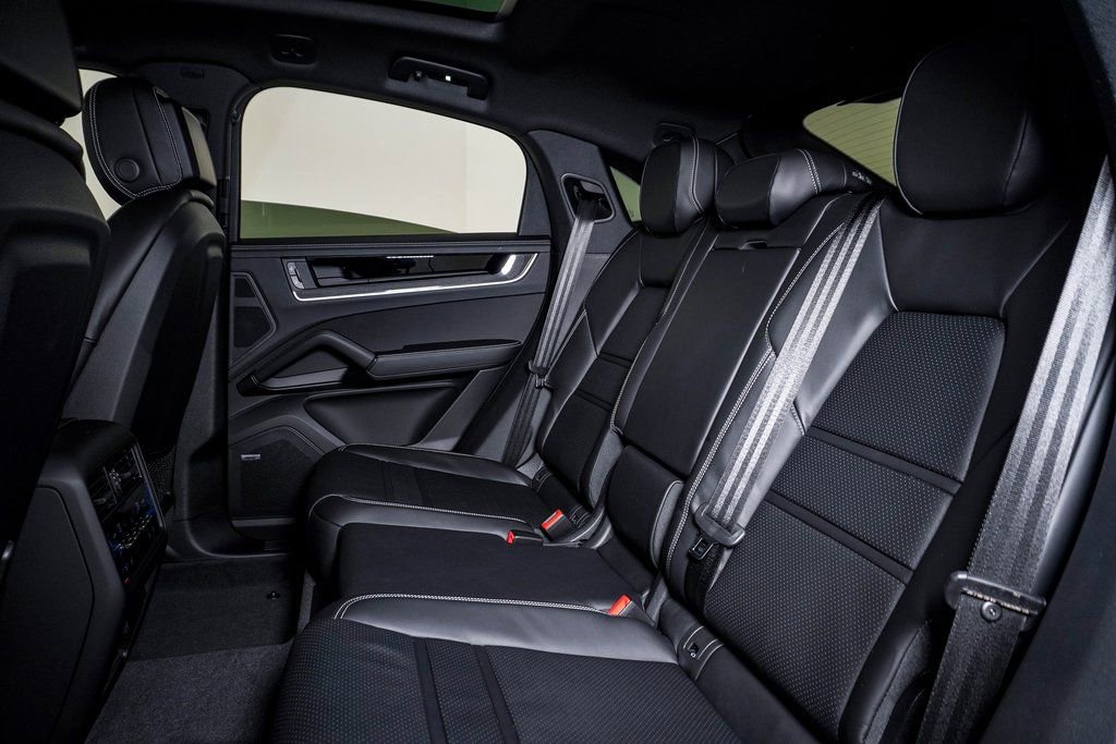 New 2026 Porsche Cayenne S image 17