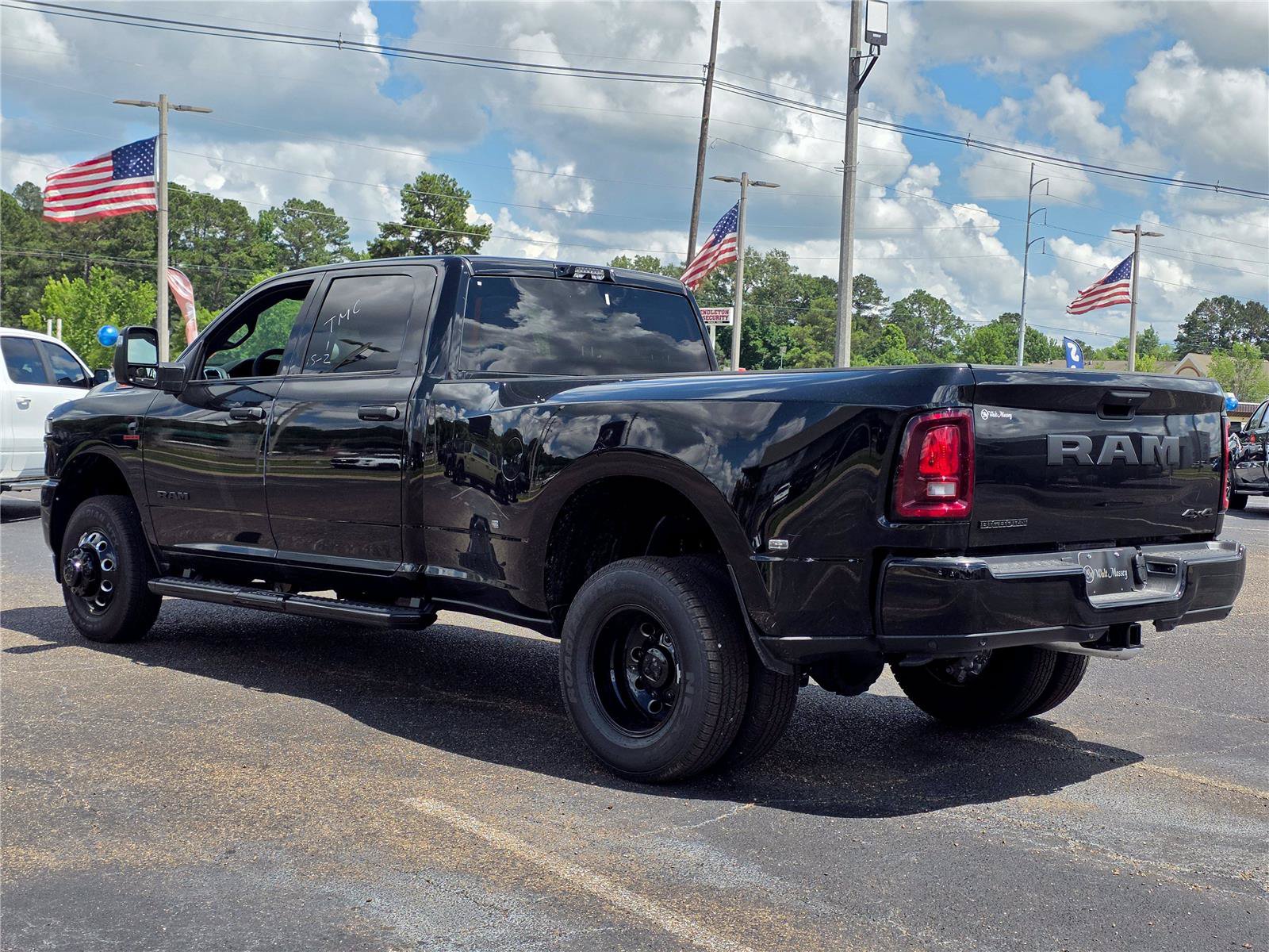 New 2026 RAM 3500 Big Horn AWD/4WD image 7