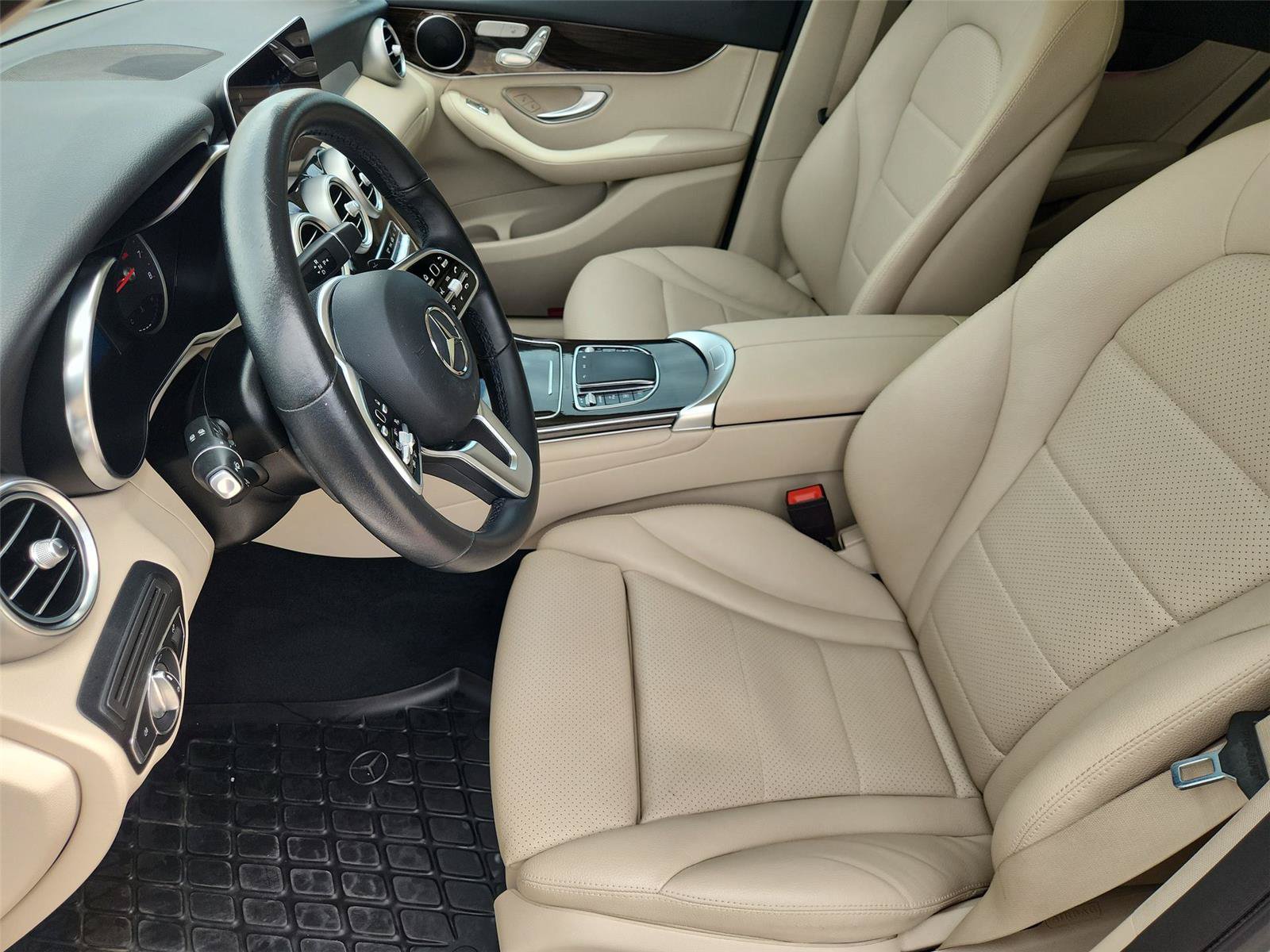 Used 2021 Mercedes-Benz GLC 300 image 19