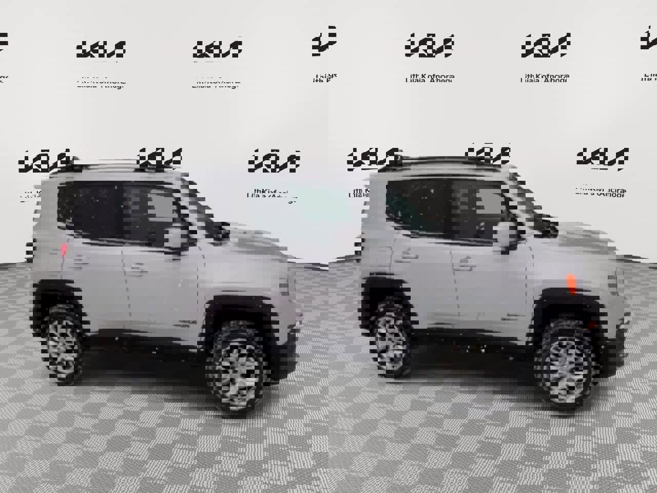 Used 2015 Jeep Renegade Latitude image 9