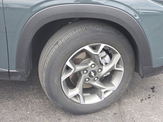 Used 2025 Chevrolet Trax LT w/ Driver Confidence Package FWD image 23