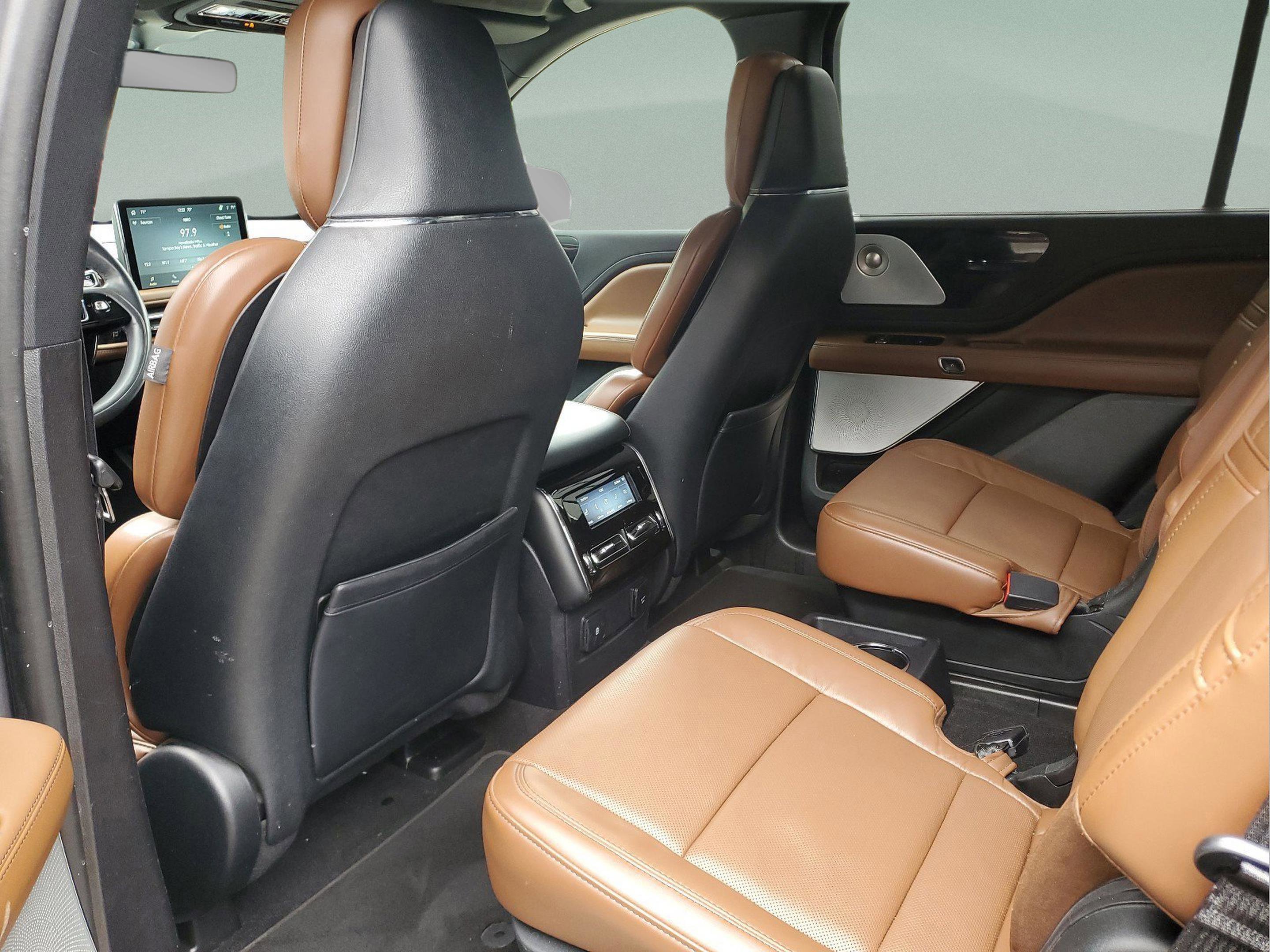 Used 2021 Lincoln Aviator Reserve w/ Equipment Group 208A image 7