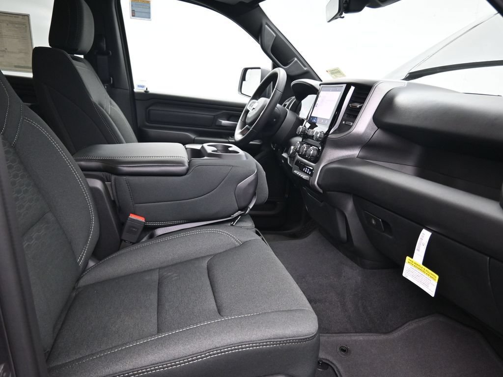 New 2025 RAM 1500 Tradesman w/ Night Edition AWD/4WD image 17