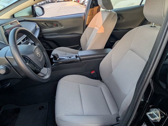 Used 2025 Toyota Prius LE image 5