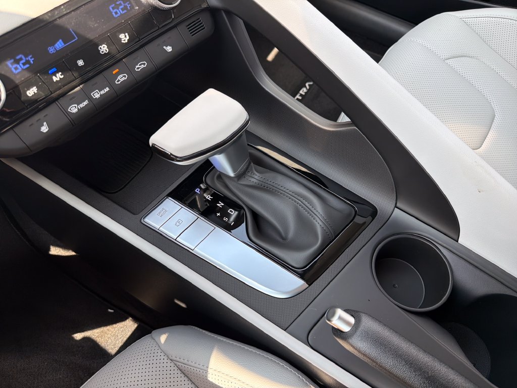 New 2026 Hyundai Elantra SEL Sport FWD image 32