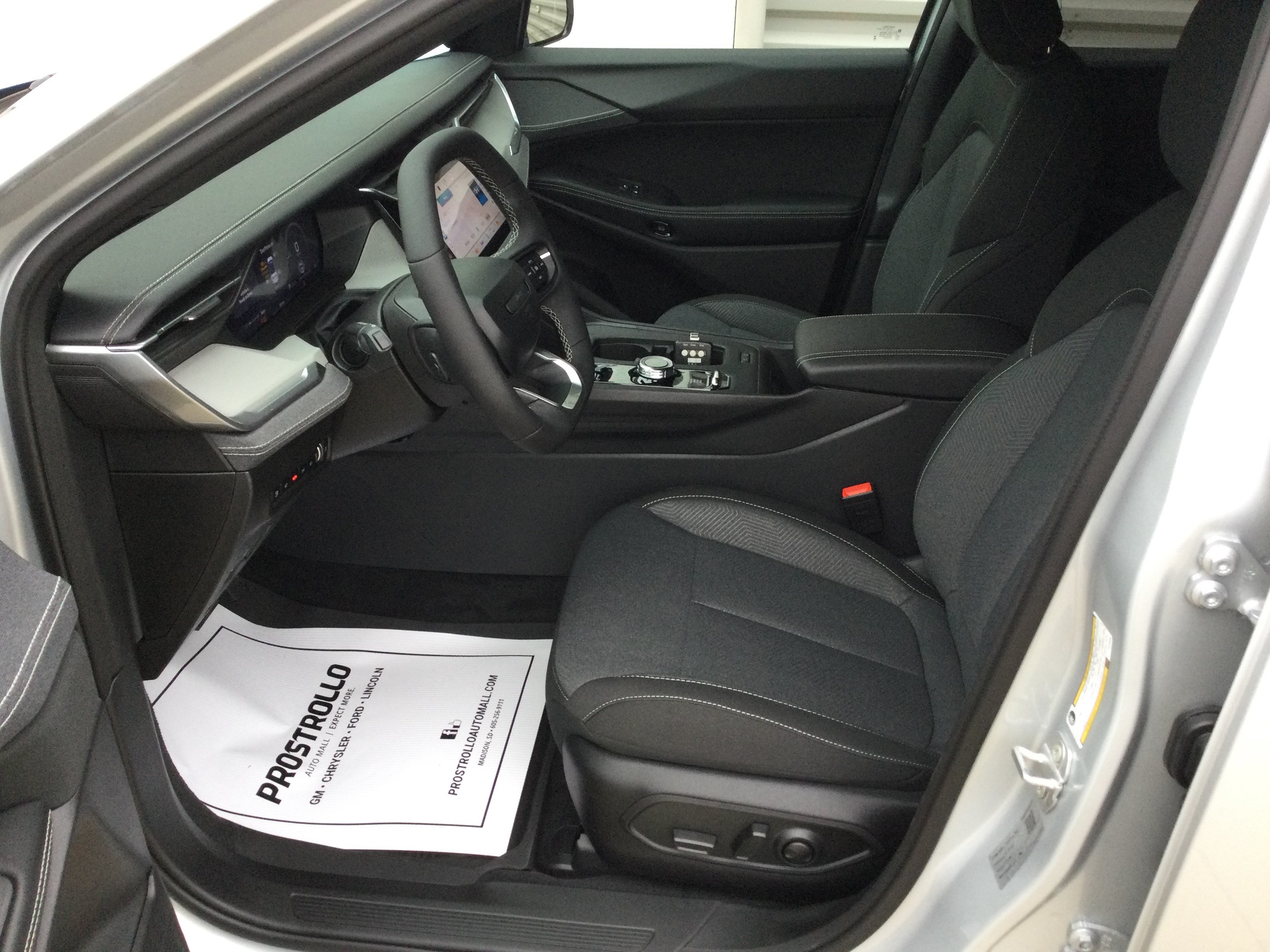 New 2026 Jeep Cherokee Laredo AWD/4WD image 7