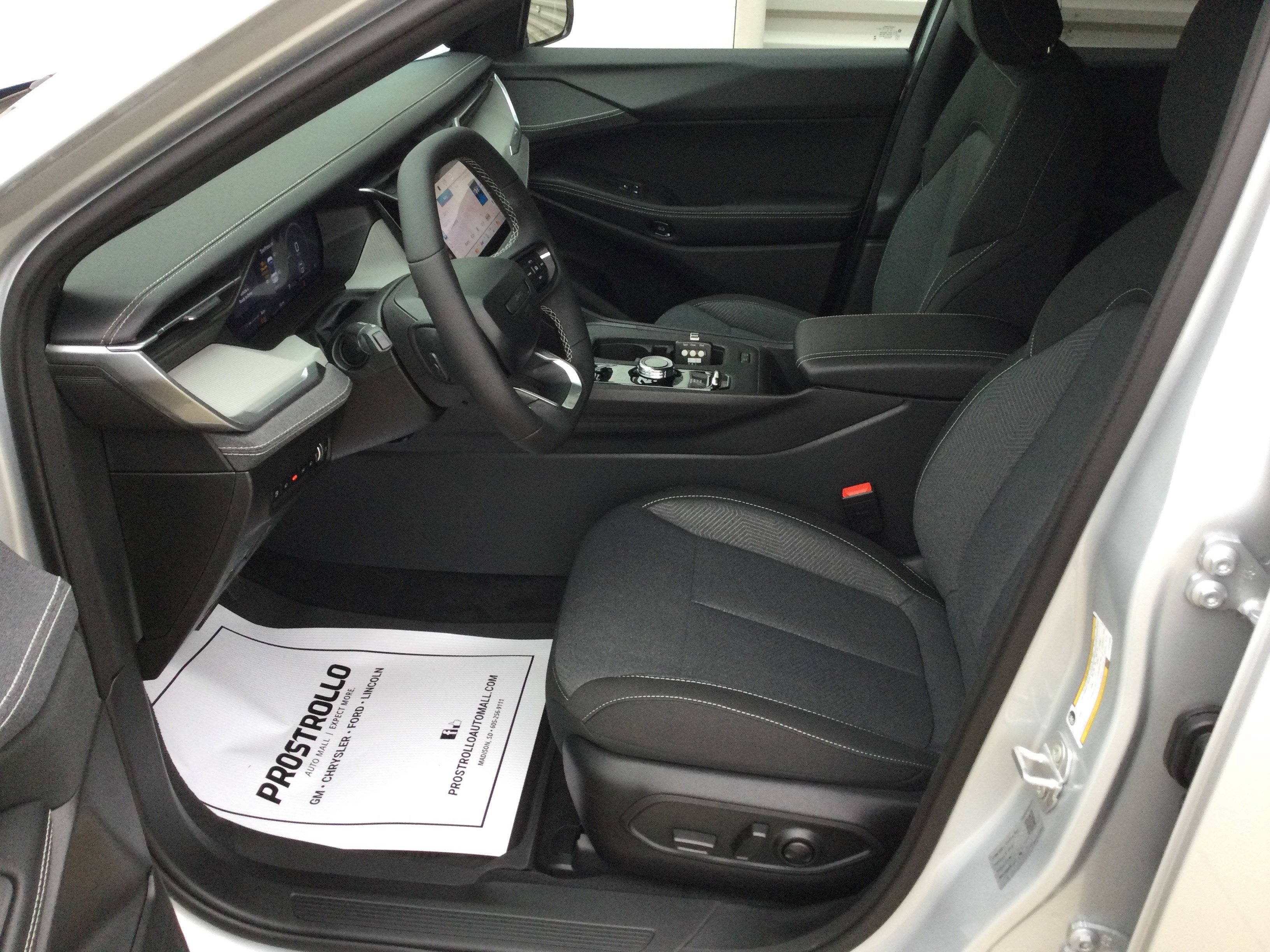 New 2026 Jeep Cherokee Laredo image 7