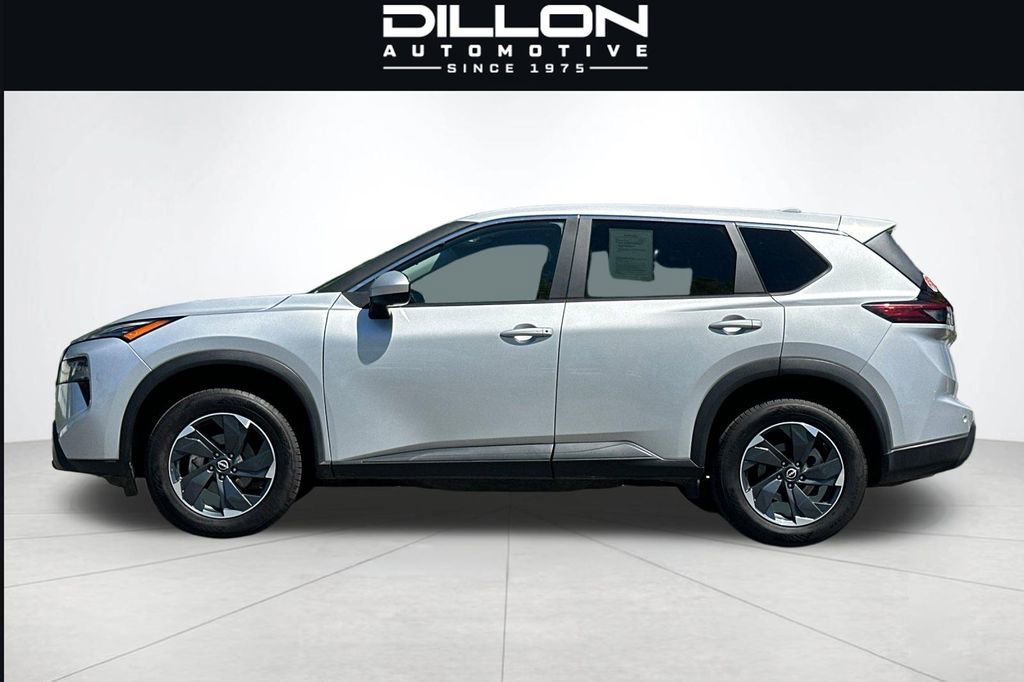 Used 2024 Nissan Rogue SV AWD/4WD image 7