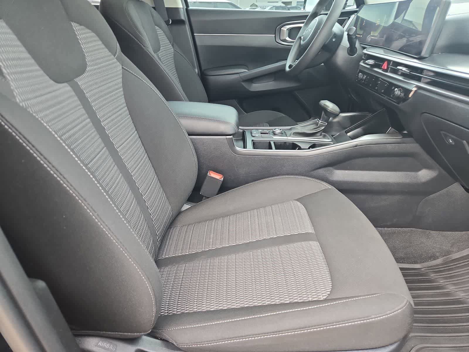 Certified 2024 Kia Sorento LX FWD image 19