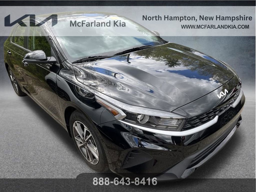 Used 2023 Kia Forte LXS w/ LXS Technology Package FWD image 3