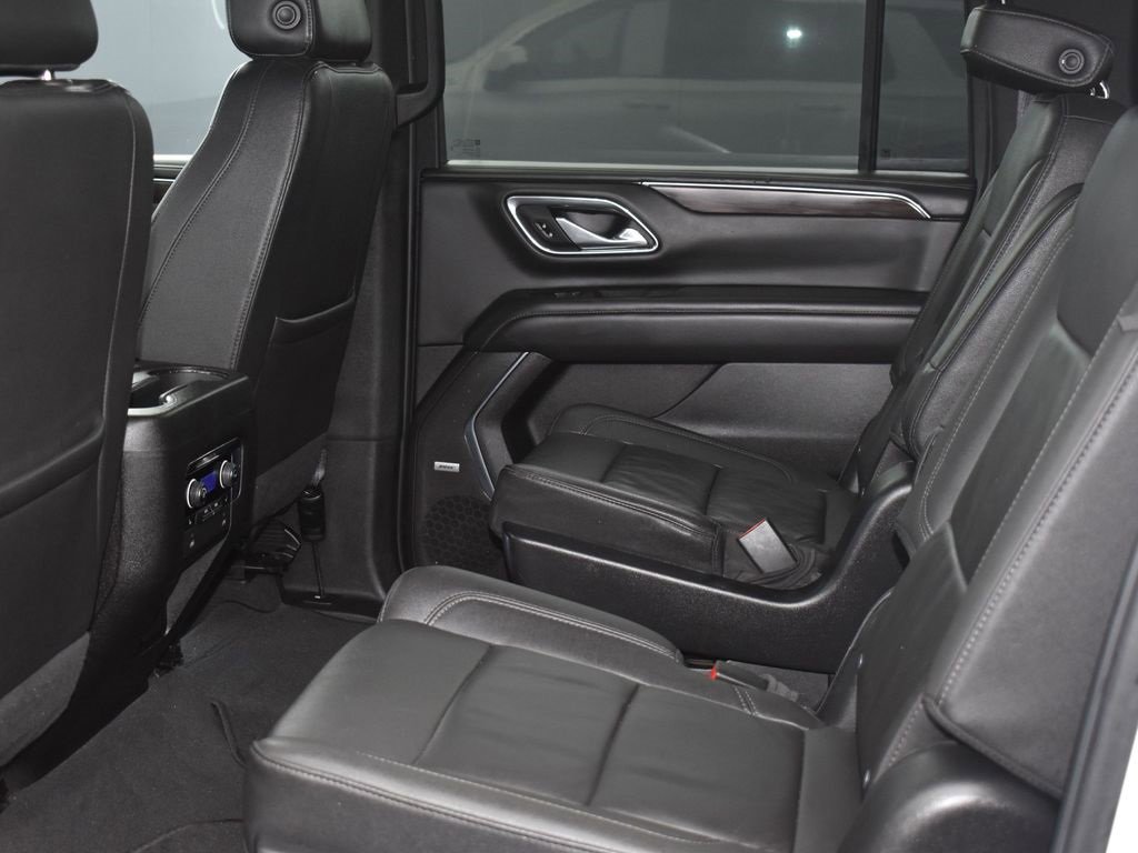 Used 2022 Chevrolet Suburban Z71 w/ Luxury Package image 11