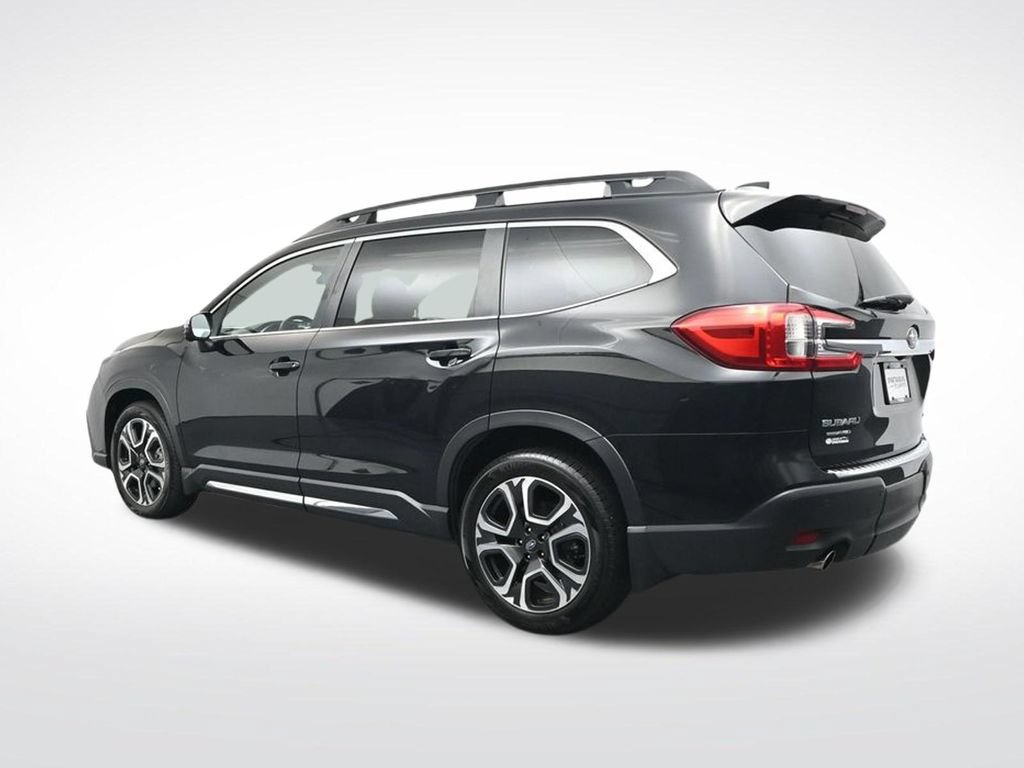 Used 2023 Subaru Ascent Limited w/ Technology Package AWD/4WD image 6