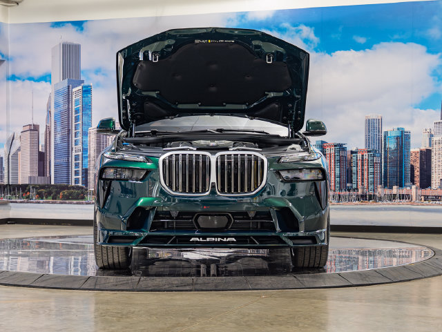 New 2026 BMW ALPINA XB7 AWD/4WD image 4