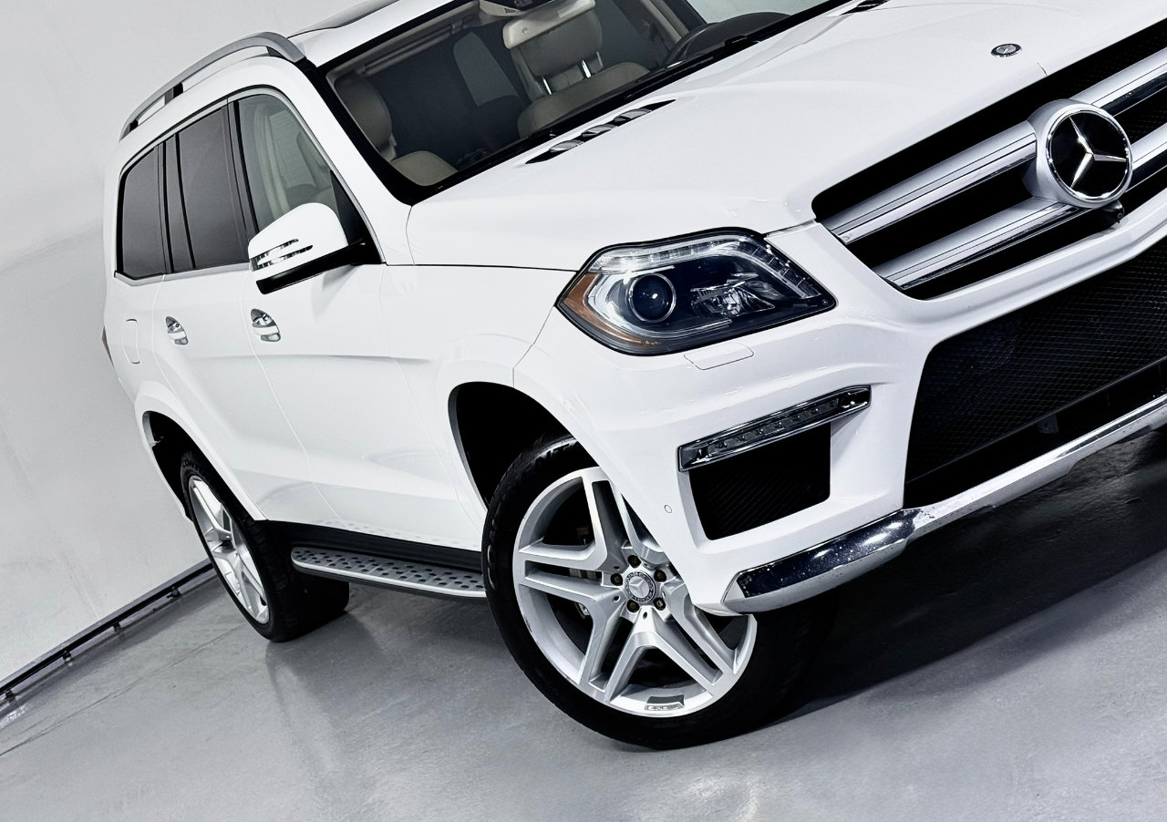 Used 2014 Mercedes-Benz GL 550 4MATIC image 4