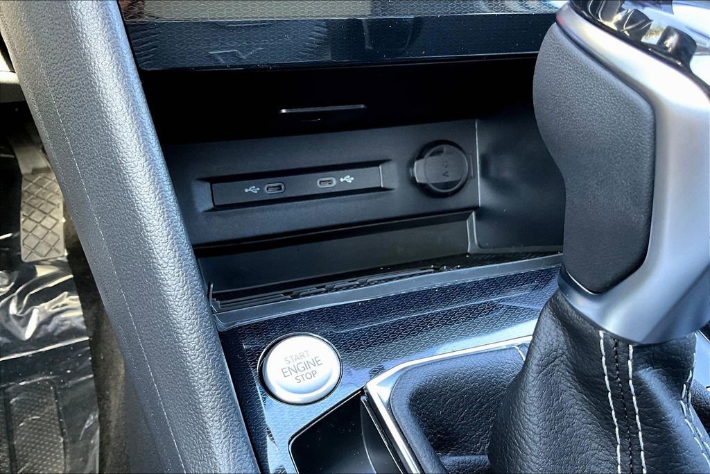 New 2026 Volkswagen Taos SE image 13