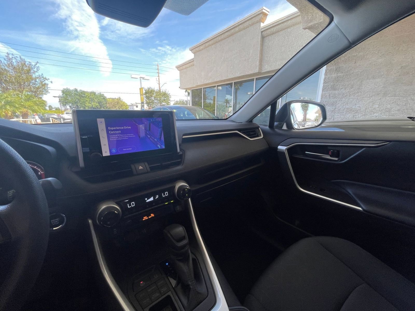 Used 2025 Toyota RAV4 XLE w/ Convenience Package image 37