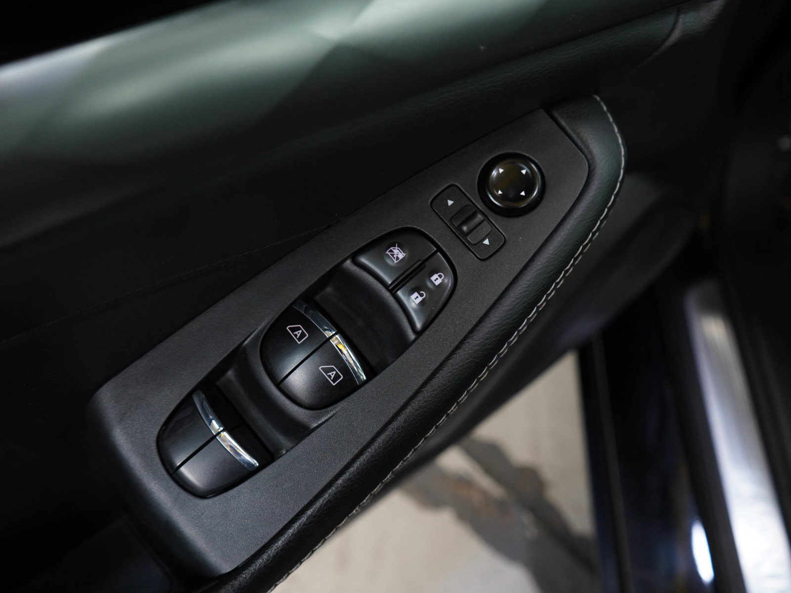 Used 2023 Nissan Maxima SL FWD image 21