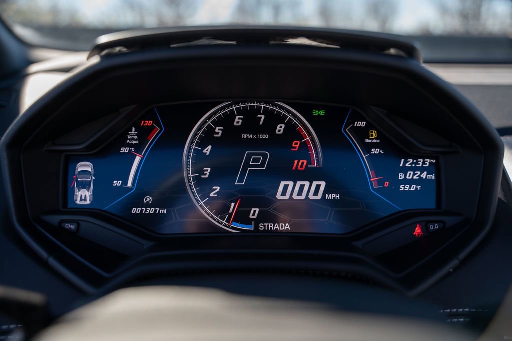 Used 2021 Lamborghini Huracan EVO RWD image 39