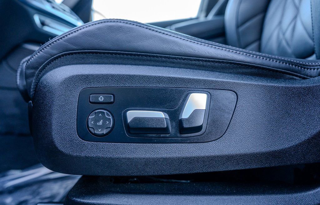 Used 2023 BMW X5 xDrive45e w/ Executive Package image 17