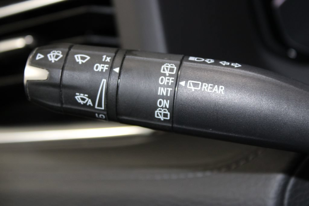 Used 2024 GMC Yukon Denali RWD image 46