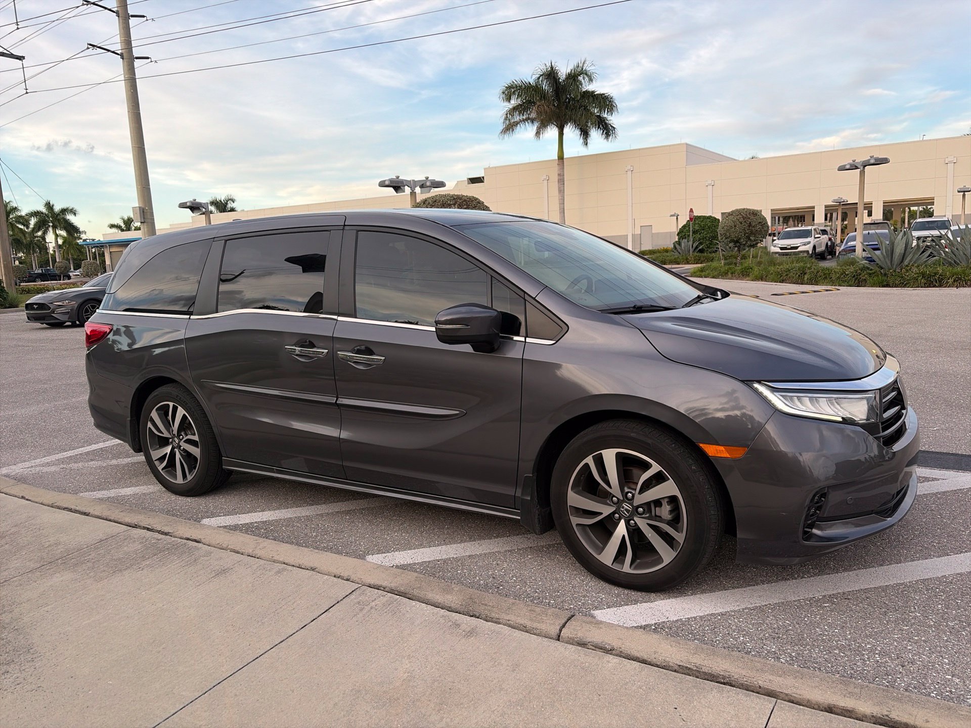Used 2024 Honda Odyssey Touring image 4