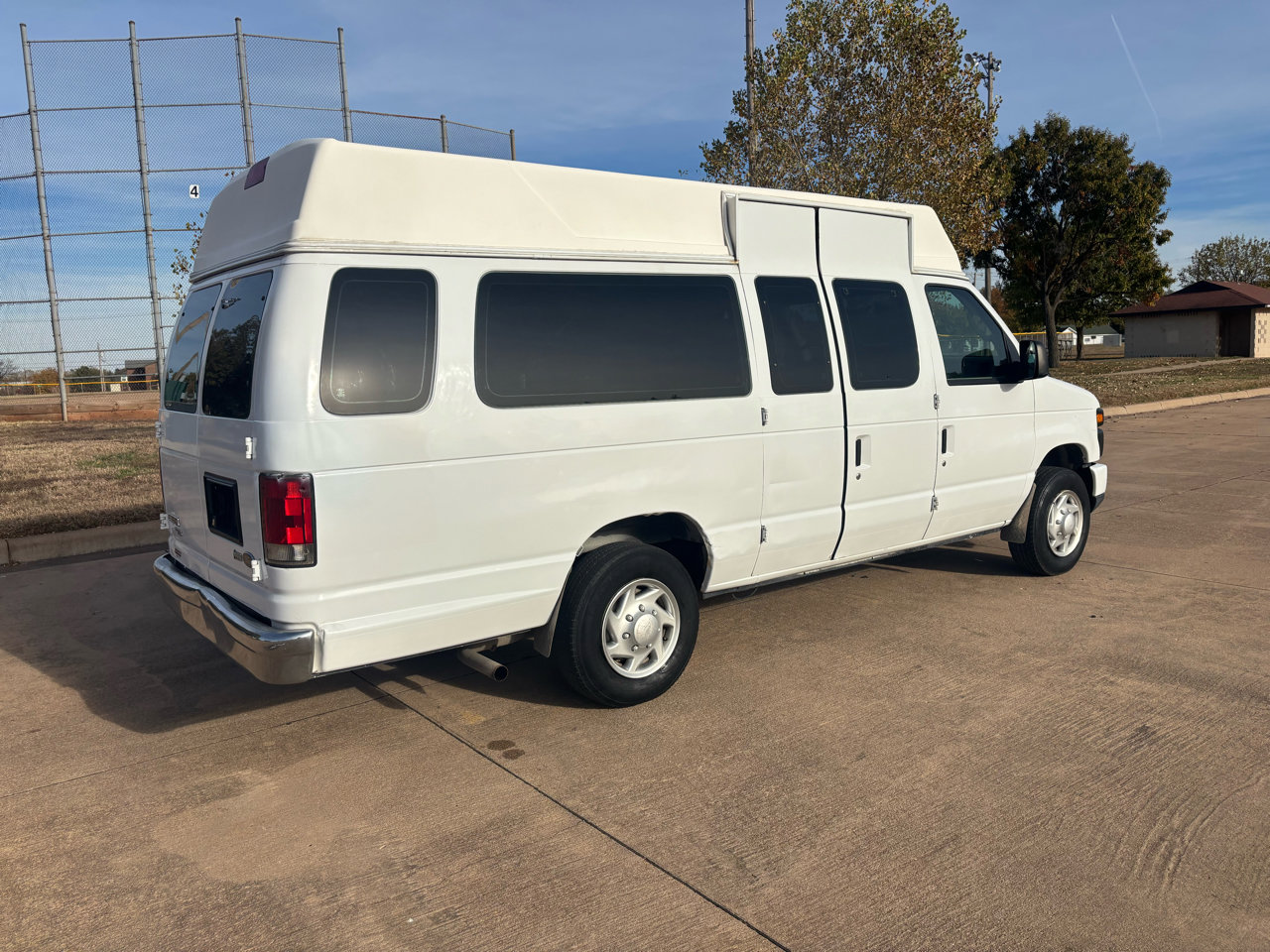 Used 2014 Ford E-150 and Econoline 150 Extended w/ Power Group image 22