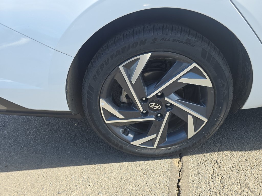 Used 2025 Hyundai Elantra SEL FWD image 6