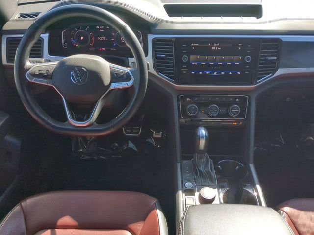 Certified 2022 Volkswagen Atlas Cross Sport SEL Premium R-Line AWD/4WD image 15