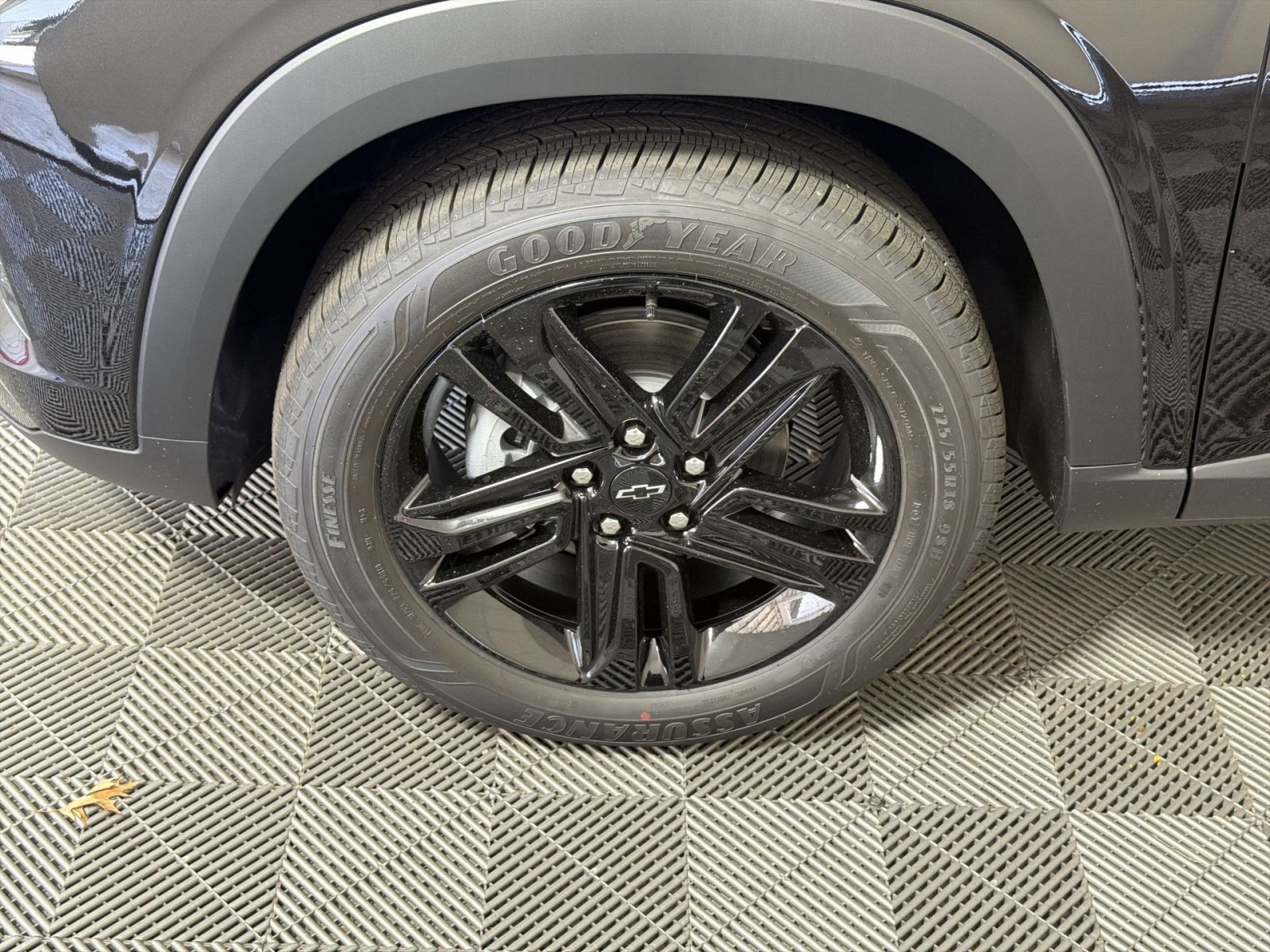 New 2026 Chevrolet Trax ACTIV w/ Sunroof Package FWD image 12