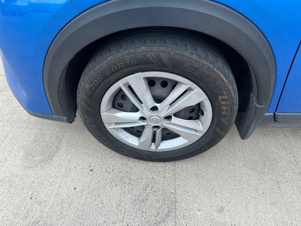 Used 2023 Nissan Kicks S FWD image 2