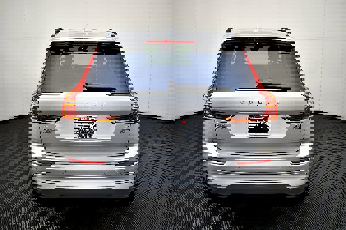 Used 2022 Volvo XC60 B5 Momentum image 9