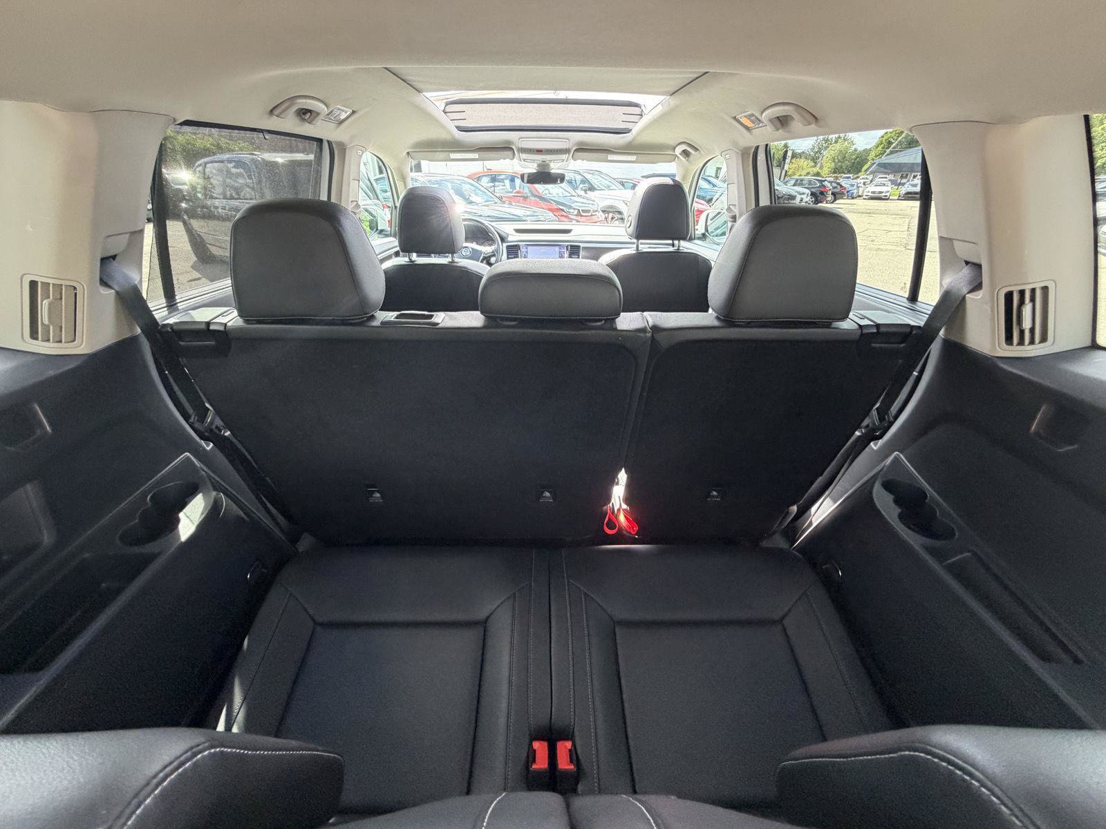 Used 2018 Volkswagen Atlas SEL w/ R-Line Package AWD/4WD image 30