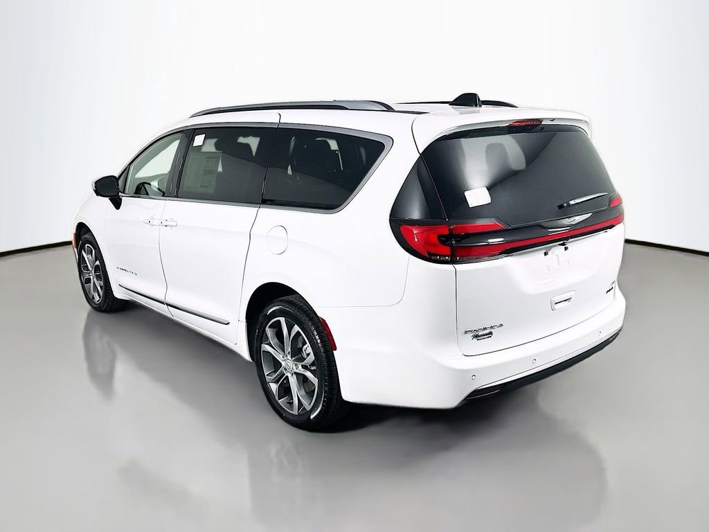 New 2026 Chrysler Pacifica Pinnacle image 5