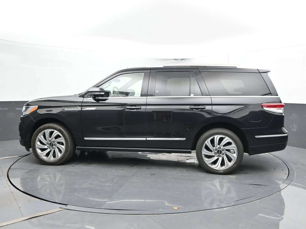 Used 2024 Lincoln Navigator Premiere AWD/4WD image 9