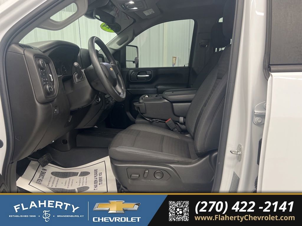 Used 2024 Chevrolet Silverado 2500 Custom w/ Custom Value Package image 9