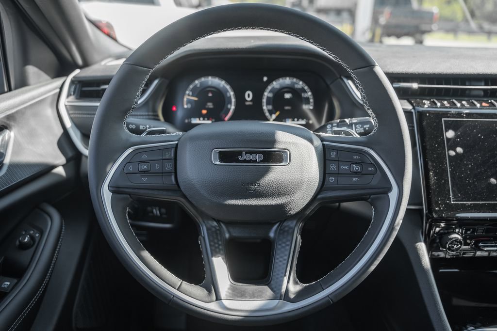 New 2025 Jeep Grand Cherokee Laredo X w/ Luxury Tech Group I image 27